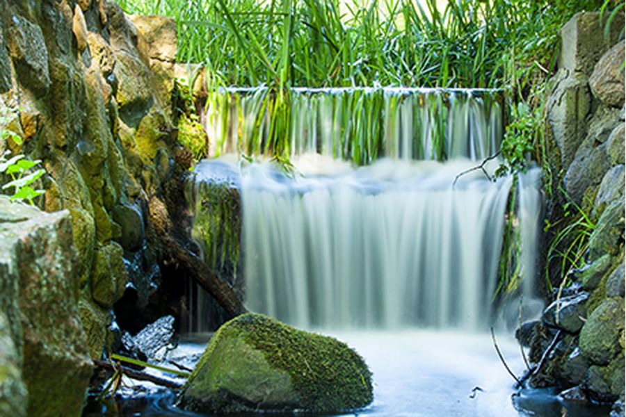 MiniWasserfall im Gutspark